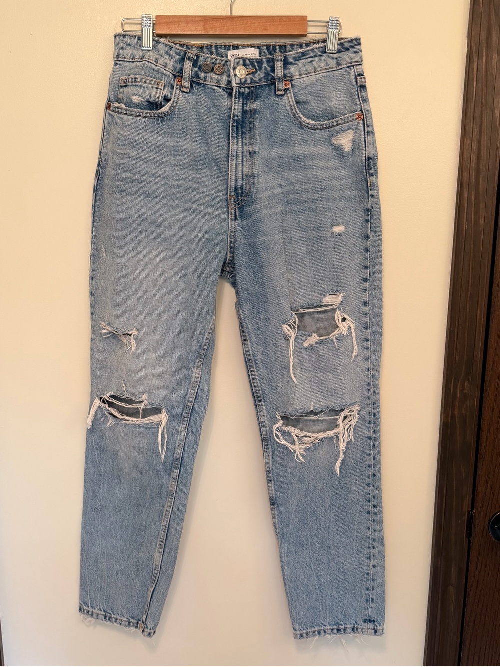 Zara Light Blue High-Rise Distressed Women’s Jeans